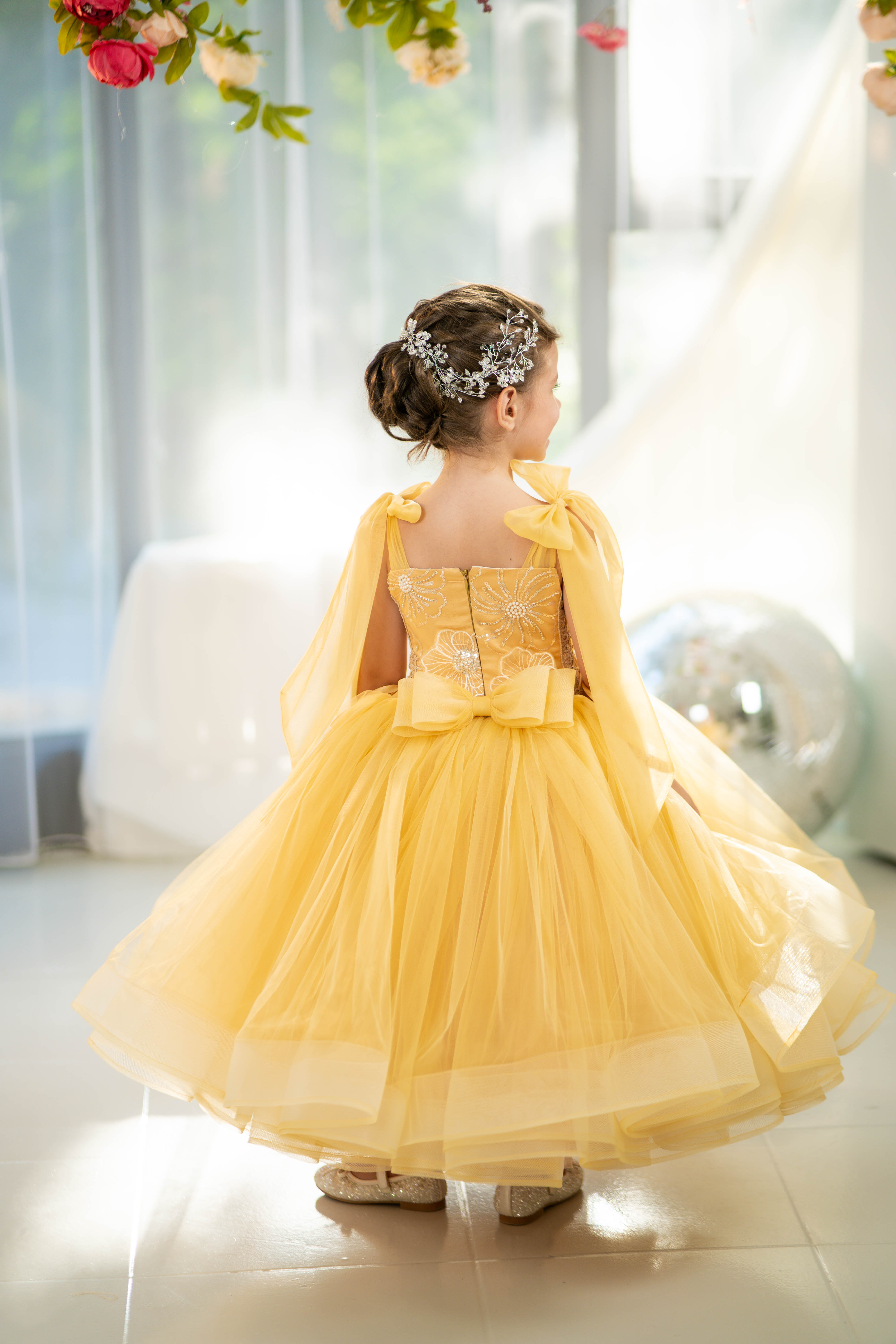 Birthday girl dress, Girls formal dress, First Baby Birthday Party Dress, Princess Girl Gown, Pageant Toddler Special Occasion Dress, White Luxury Christmas Pageant gown, Flower girl dress, red couture, Junior Bridesmaid dress, Maxi Prom Dress Ball Gown with Train, Baby Girl Princess Dress, stylish children's fashion, fancy birthday outfit, elegant occasion wear for girls