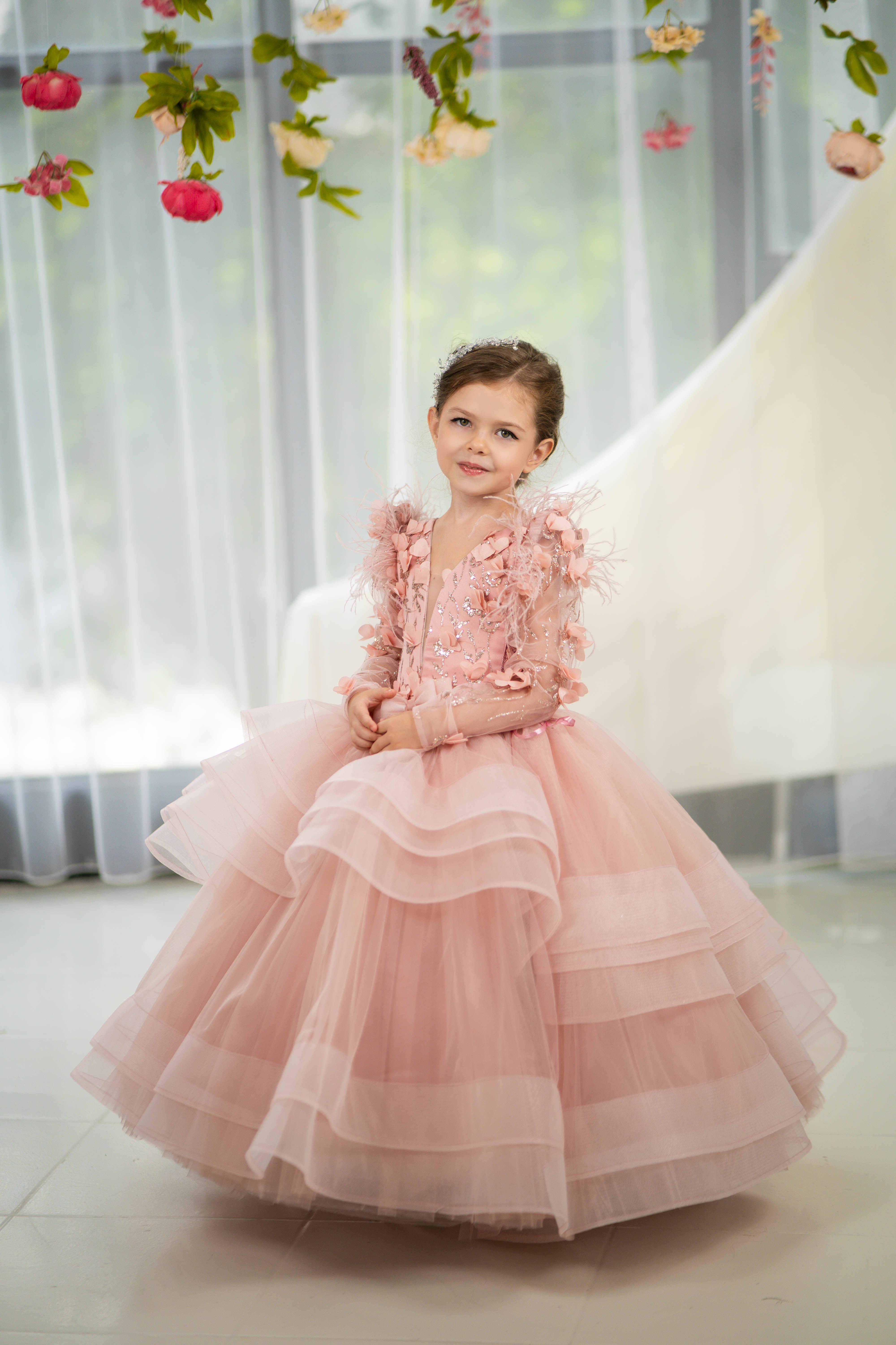 Birthday girl dress,Girls formal dress, First Baby Birthday Party Dress, Princess Girl Gown, Pageant Toddler Special Occasion Dress, White Luxury Christmas Pageant gown, Flower girl dress, red couture, Junior Bridesmaid dress, Maxi Prom Dress Ball Gown with Train,Baby Girl Princess Dress, stylish children's fashion, fancy birthday outfit, elegant occasion wear for girls, Toddler Tulle Puffy Pageant Dress, Special Occasion Girl Dress, Ivory flower girl dress, White flower girl dress toddler, Tutu dress, Prin