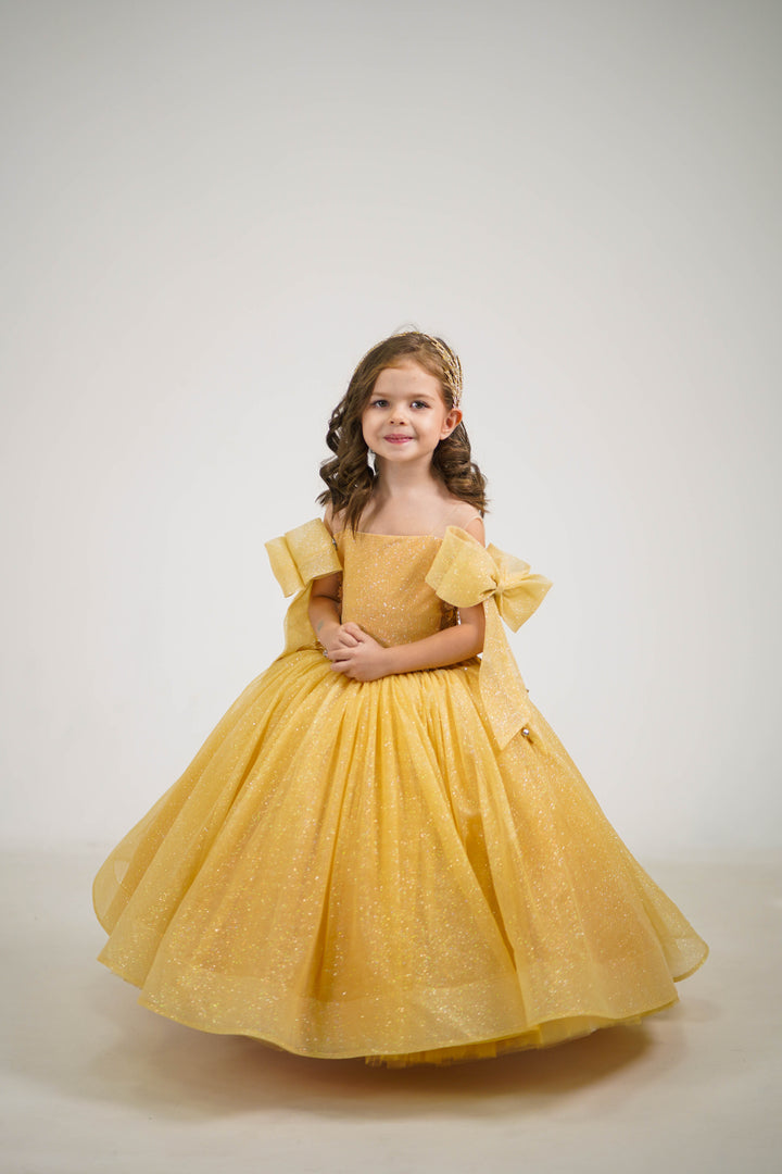 Birthday girl dress, Girls formal dress, First Baby Birthday Party Dress, Princess Girl Gown, Pageant Toddler Special Occasion Dress, White Luxury Christmas Pageant gown, Flower girl dress, red couture, Junior Bridesmaid dress, Maxi Prom Dress Ball Gown with Train, Baby Girl Princess Dress, stylish children&