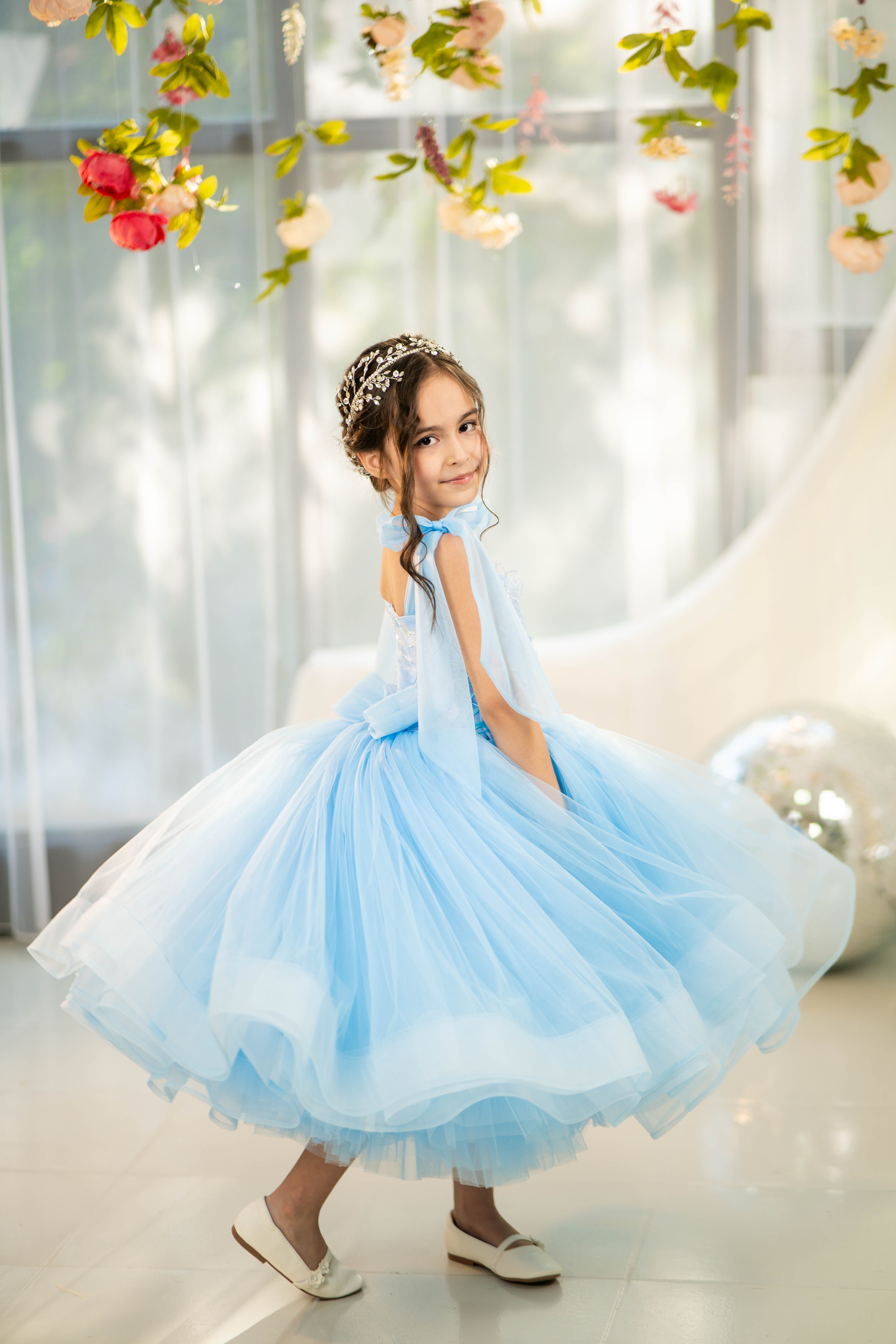 Birthday girl dress, Girls formal dress, First Baby Birthday Party Dress, Princess Girl Gown, Pageant Toddler Special Occasion Dress, White Luxury Christmas Pageant gown, Flower girl dress, red couture, Junior Bridesmaid dress, Maxi Prom Dress Ball Gown with Train, Baby Girl Princess Dress, stylish children's fashion, fancy birthday outfit, elegant occasion wear for girls