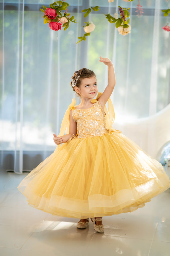 Birthday girl dress, Girls formal dress, First Baby Birthday Party Dress, Princess Girl Gown, Pageant Toddler Special Occasion Dress, White Luxury Christmas Pageant gown, Flower girl dress, red couture, Junior Bridesmaid dress, Maxi Prom Dress Ball Gown with Train, Baby Girl Princess Dress, stylish children&