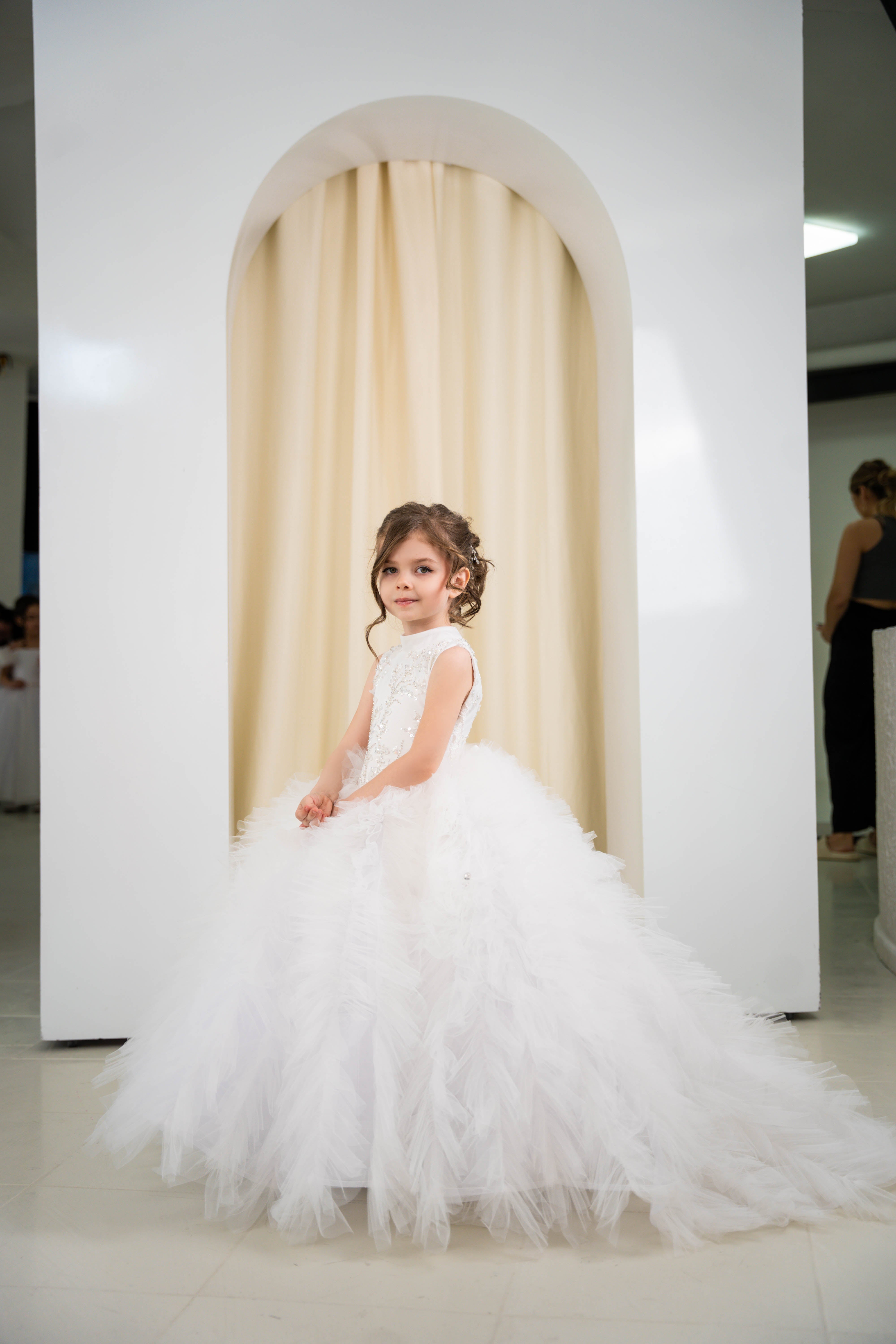 Birthday girl dress,Girls formal dress, First Baby Birthday Party Dress, Princess Girl Gown, Pageant Toddler Special Occasion Dress, White Luxury Christmas Pageant gown, Flower girl dress, red couture, Junior Bridesmaid dress, Maxi Prom Dress Ball Gown with Train,Baby Girl Princess Dress, stylish children's fashion, fancy birthday outfit, elegant occasion wear for girls, Toddler Tulle Puffy Pageant Dress, Special Occasion Girl Dress, Ivory flower girl dress, White flower girl dress toddler, Tutu dress, Prin