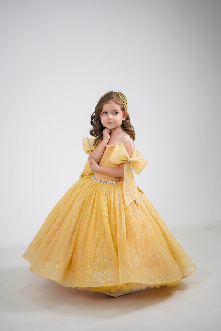 Birthday girl dress, Girls formal dress, First Baby Birthday Party Dress, Princess Girl Gown, Pageant Toddler Special Occasion Dress, White Luxury Christmas Pageant gown, Flower girl dress, red couture, Junior Bridesmaid dress, Maxi Prom Dress Ball Gown with Train, Baby Girl Princess Dress, stylish children&