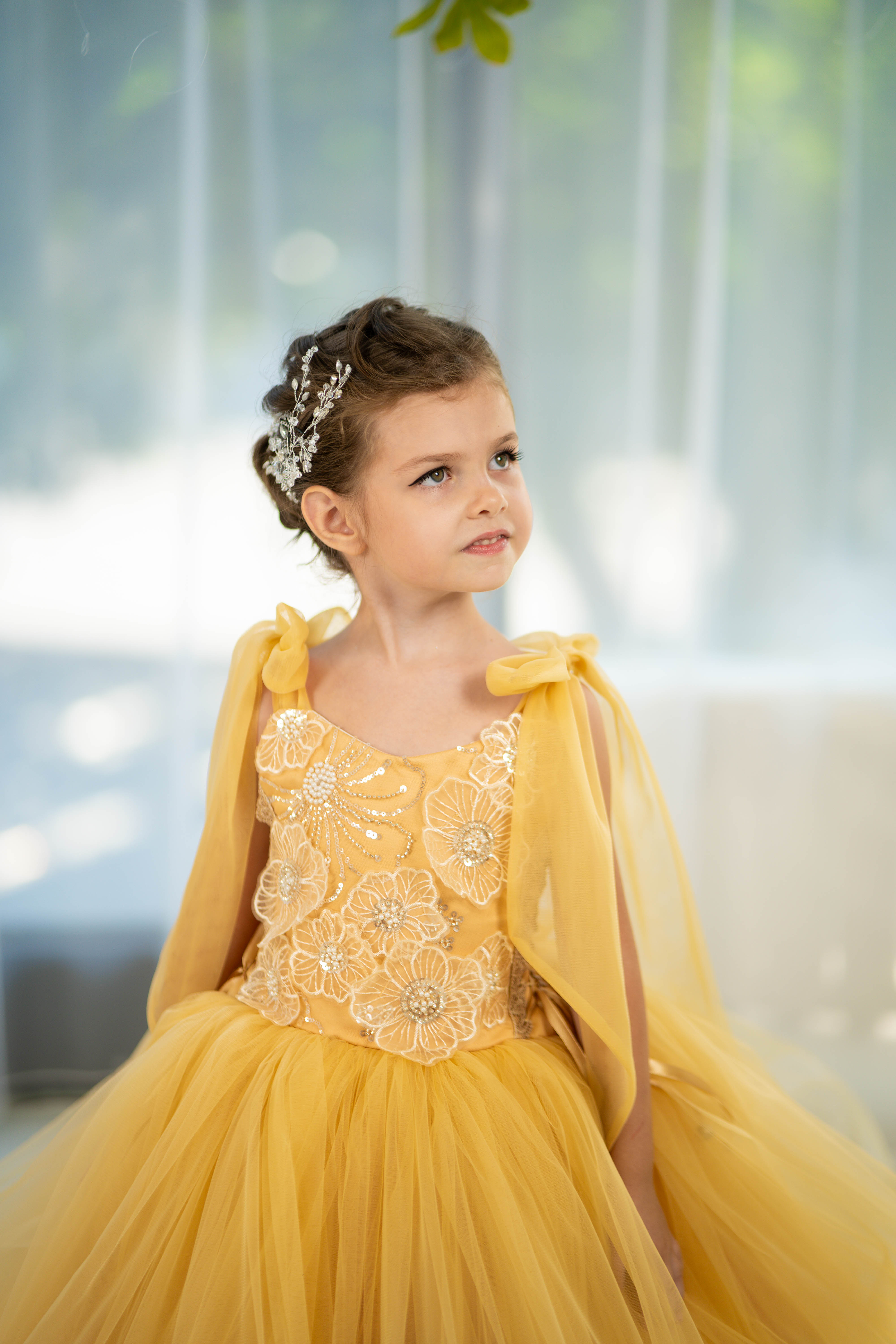 Birthday girl dress, Girls formal dress, First Baby Birthday Party Dress, Princess Girl Gown, Pageant Toddler Special Occasion Dress, White Luxury Christmas Pageant gown, Flower girl dress, red couture, Junior Bridesmaid dress, Maxi Prom Dress Ball Gown with Train, Baby Girl Princess Dress, stylish children's fashion, fancy birthday outfit, elegant occasion wear for girls