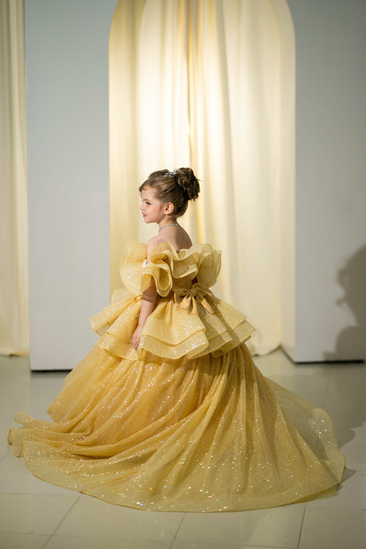 Birthday girl dress, Girls formal dress, First Baby Birthday Party Dress, Princess Girl Gown, Pageant Toddler Special Occasion Dress, White Luxury Christmas Pageant gown, Flower girl dress, red couture, Junior Bridesmaid dress, Maxi Prom Dress Ball Gown with Train, Baby Girl Princess Dress, stylish children&