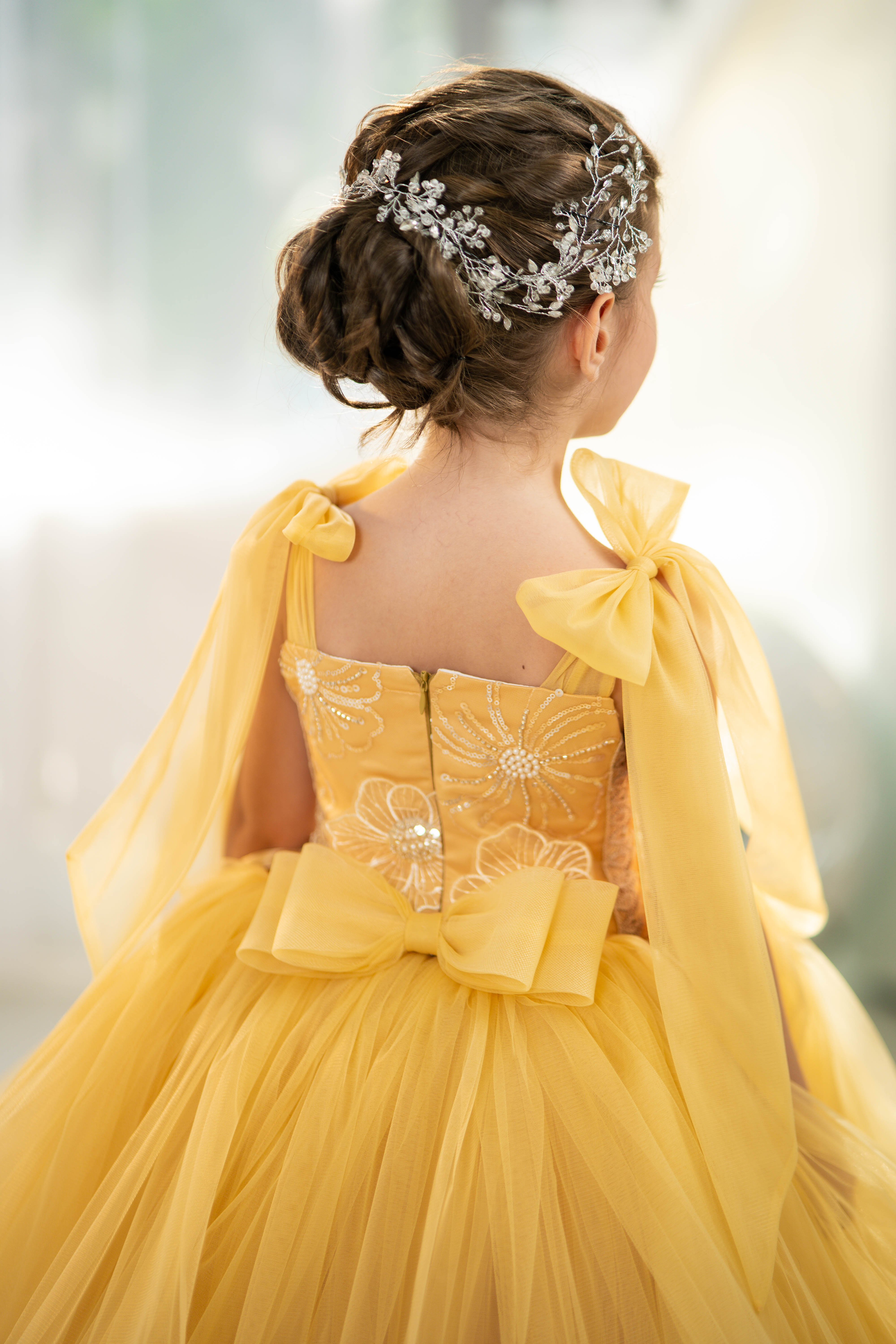 Birthday girl dress, Girls formal dress, First Baby Birthday Party Dress, Princess Girl Gown, Pageant Toddler Special Occasion Dress, White Luxury Christmas Pageant gown, Flower girl dress, red couture, Junior Bridesmaid dress, Maxi Prom Dress Ball Gown with Train, Baby Girl Princess Dress, stylish children's fashion, fancy birthday outfit, elegant occasion wear for girls