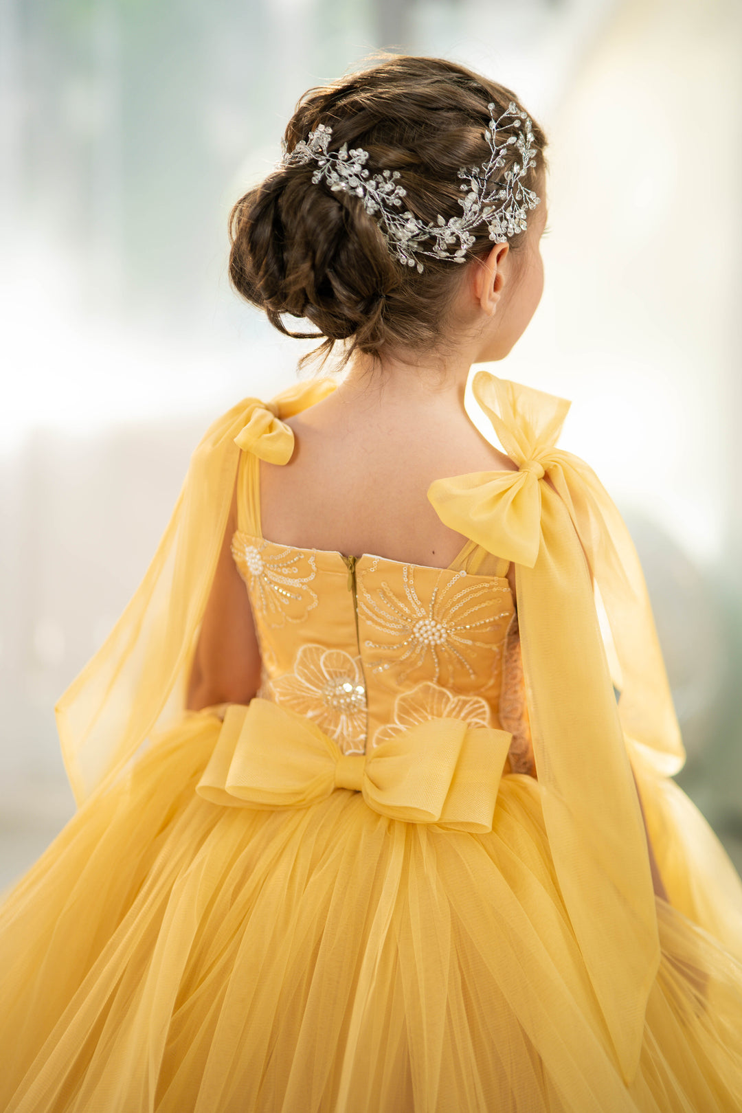 Birthday girl dress, Girls formal dress, First Baby Birthday Party Dress, Princess Girl Gown, Pageant Toddler Special Occasion Dress, White Luxury Christmas Pageant gown, Flower girl dress, red couture, Junior Bridesmaid dress, Maxi Prom Dress Ball Gown with Train, Baby Girl Princess Dress, stylish children&