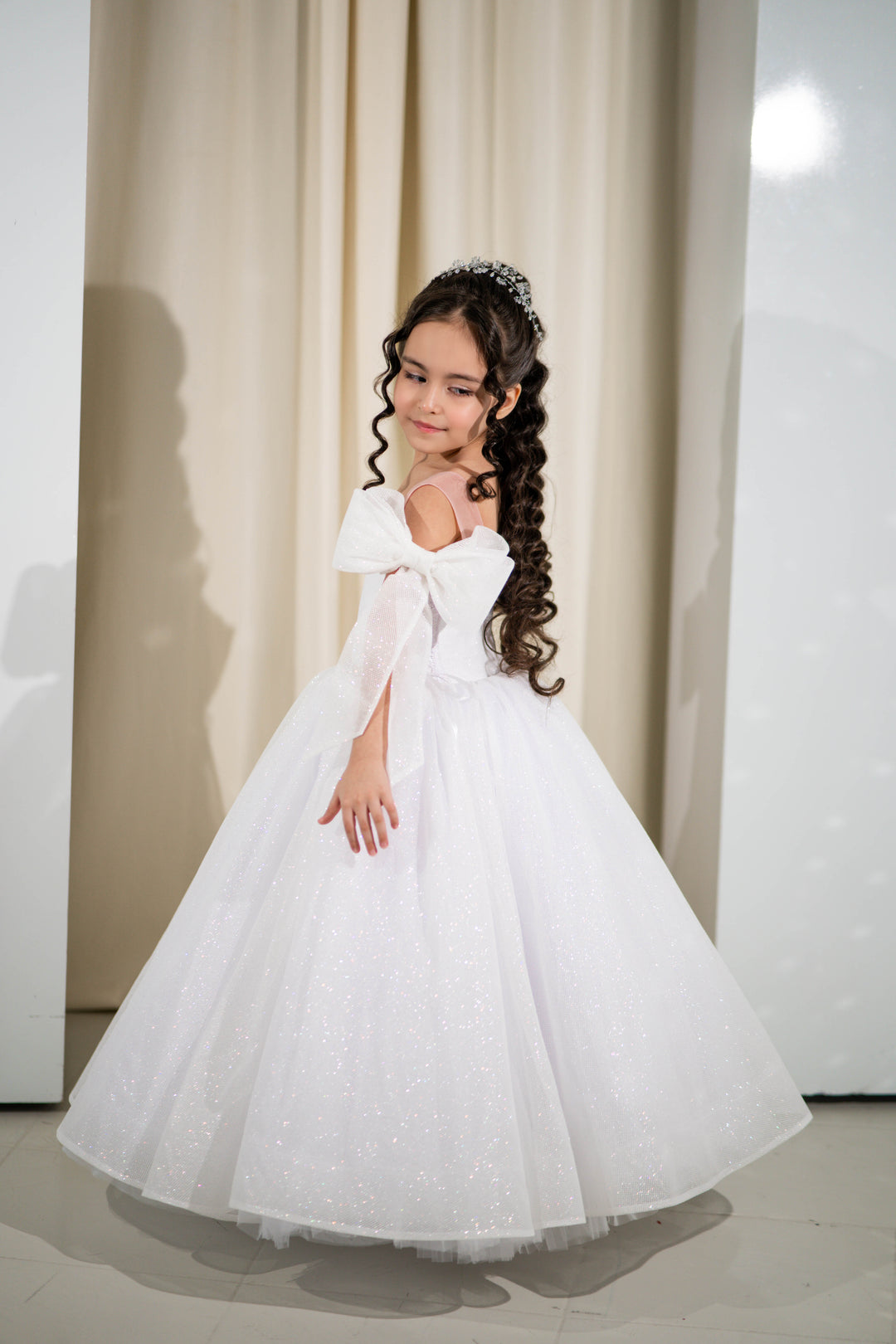 Blush pink birthday baby girl gown, first year birthday party dress, gown with train for baby, gorgeous fluffy dress for kids, tulle dress, Girls formal dress long, Ball dress for girls, Luxury dress for kids, Prom dress for kids, Blush dress, Toddler wedding dress, Tulle gown girls, Blush Flower Girl Dress, Lace flower girl dress, Girls ball gown, adorable girls&