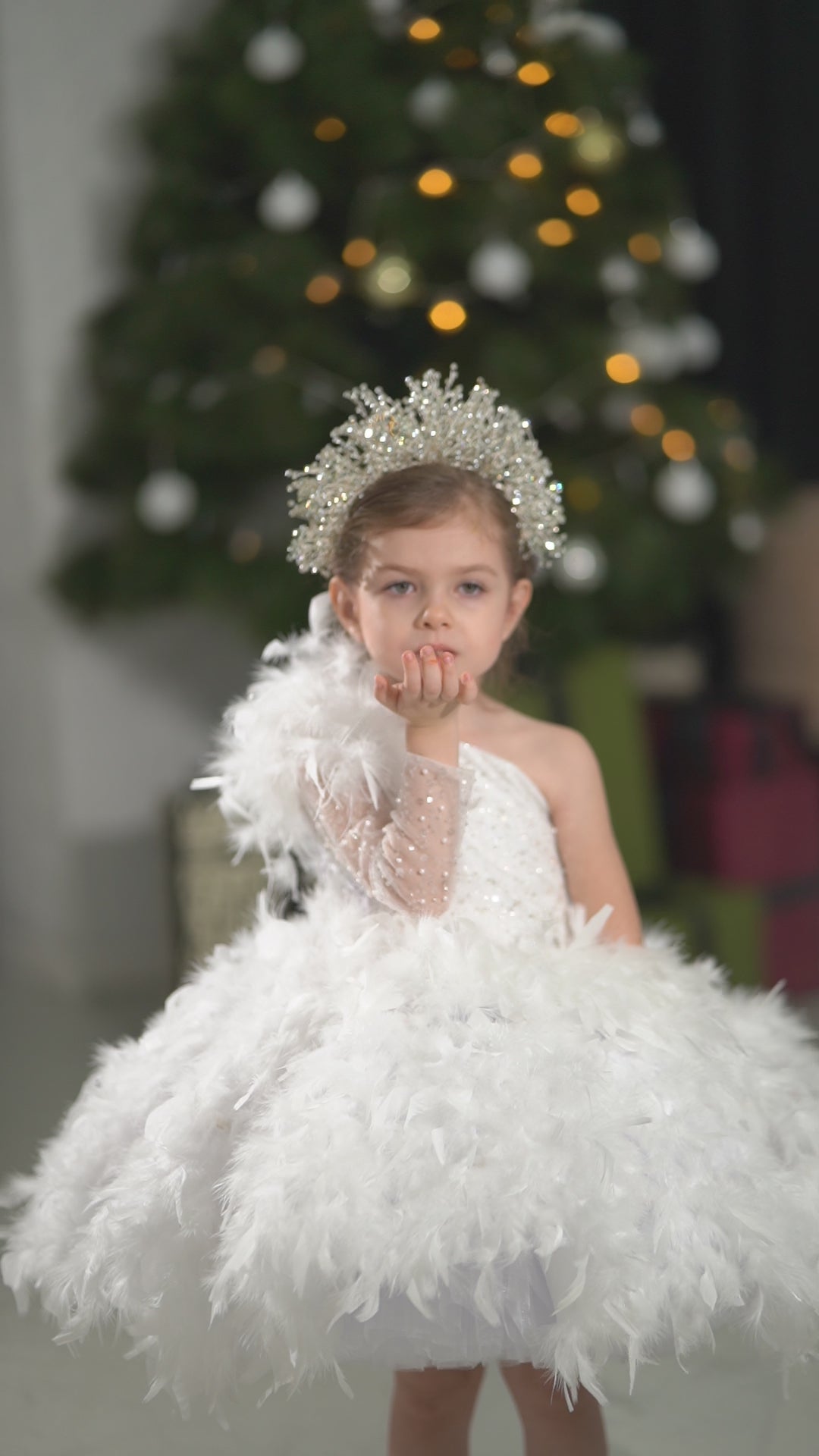 Birthday girl dress,Girls formal dress, First Baby Birthday Party Dress, Princess Girl Gown, Pageant Toddler Special Occasion Dress, White Luxury Christmas Pageant gown, Flower girl dress, red couture, Junior Bridesmaid dress, Maxi Prom Dress Ball Gown with Train,Baby Girl Princess Dress, stylish children&