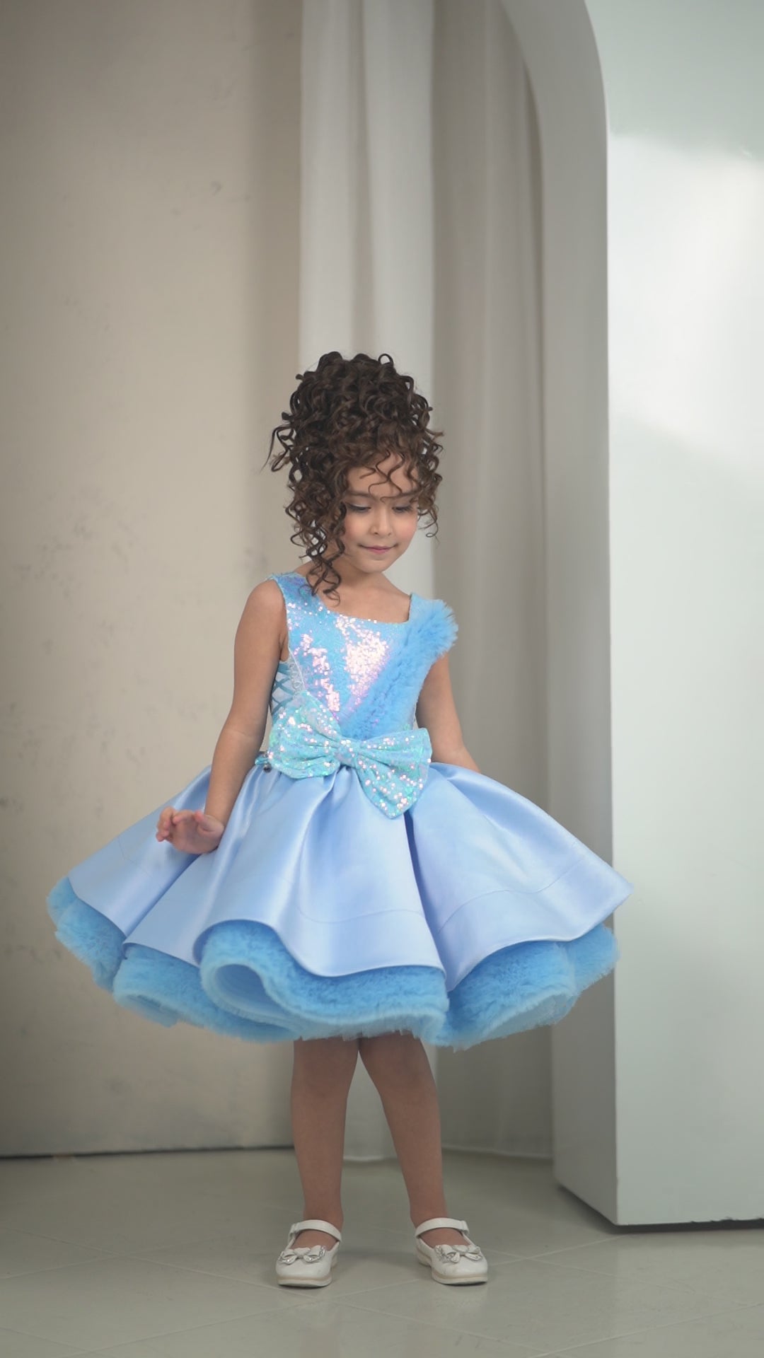 Blush pink birthday baby girl gown, first year birthday party dress, gown with train for baby, gorgeous fluffy dress for kids, tulle dress, Girls formal dress long, Ball dress for girls, Luxury dress for kids, Prom dress for kids, Blush dress, Toddler wedding dress, Tulle gown girls, Blush Flower Girl Dress, Lace flower girl dress, Girls ball gown