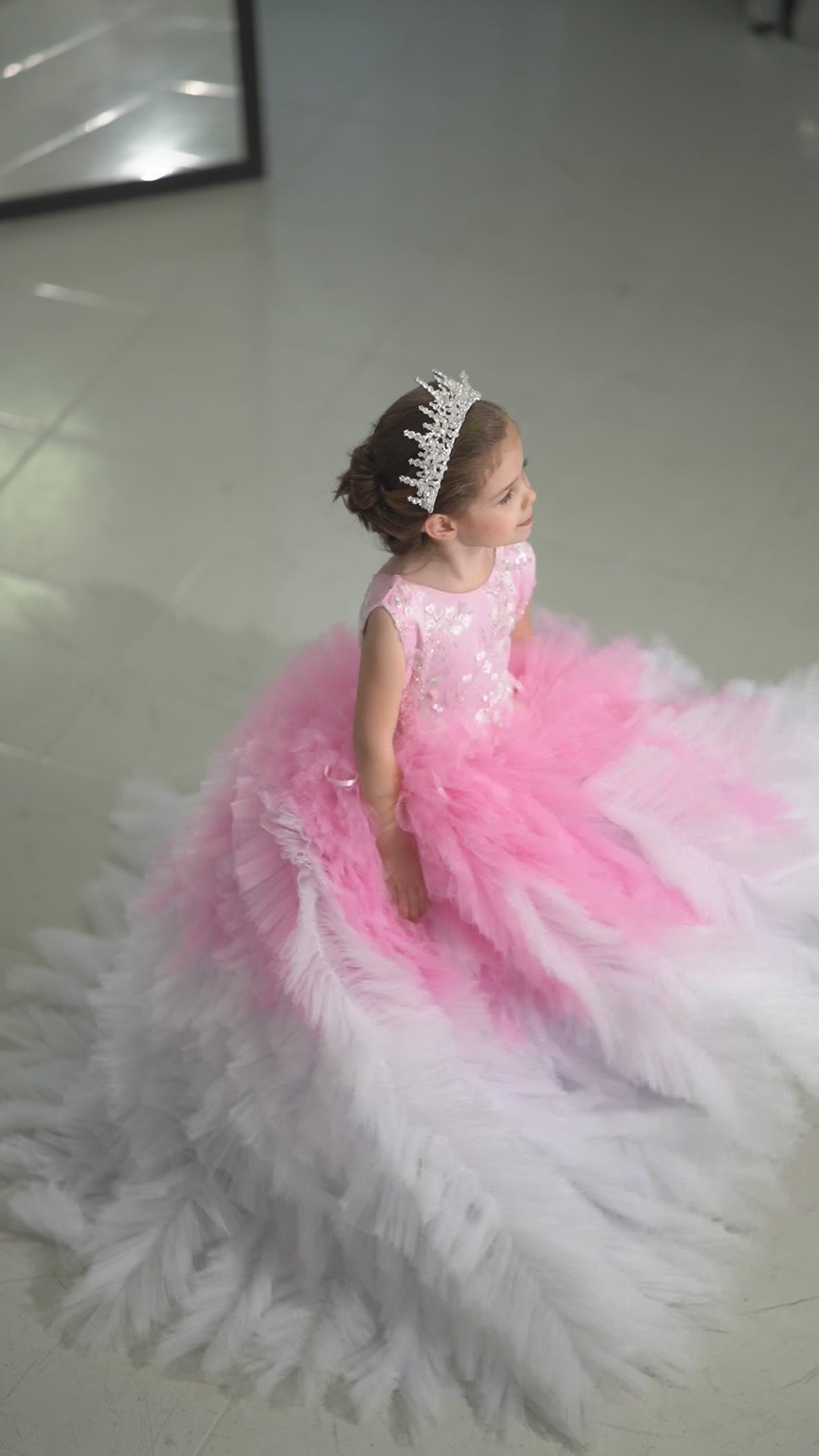 Birthday girl dress,Girls formal dress, First Baby Birthday Party Dress, Princess Girl Gown, Pageant Toddler Special Occasion Dress, White Luxury Christmas Pageant gown, Flower girl dress, red couture, Junior Bridesmaid dress, Maxi Prom Dress Ball Gown with Train,Baby Girl Princess Dress, stylish children&